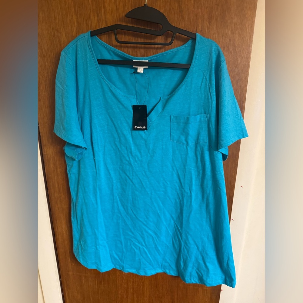 Avenue Vibrant Blue Short Sleeve Split Neck Tee, Size 16, New With Tags